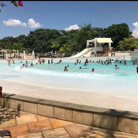 Lacqua Di'Roma Parque Com Parque Aquatico Incluso Na Diaria! Roupas De Cama E Toalhas Nao Estao Disponiveis No Servico, Devem Ser Levado Pelo Hospede! Apartment Caldas Novas Exterior photo